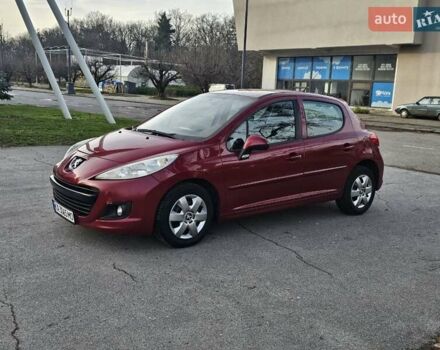Красный Пежо 207, объемом двигателя 1.36 л и пробегом 180 тыс. км за 4300 $, фото 5 на Automoto.ua