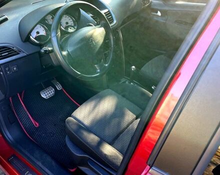 Красный Пежо 207, объемом двигателя 1.4 л и пробегом 103 тыс. км за 5600 $, фото 10 на Automoto.ua