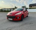 Красный Пежо 207, объемом двигателя 1.4 л и пробегом 220 тыс. км за 5100 $, фото 1 на Automoto.ua
