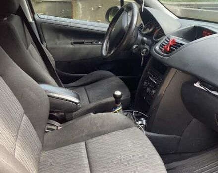 Пежо 207 2011 в Ивано-Франковске на Automoto.ua Красный Пежо 207, объемом двигателя 1.4 л и пробегом 270 тыс. км за 4600 $, фото 10 на Automoto.ua