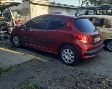 Красный Пежо 207, объемом двигателя 1.4 л и пробегом 326 тыс. км за 2000 $, фото 1 на Automoto.ua