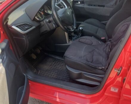 Червоний Пежо 207, об'ємом двигуна 1.4 л та пробігом 146 тис. км за 5000 $, фото 5 на Automoto.ua