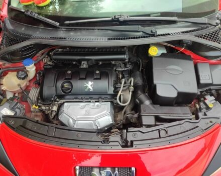 Червоний Пежо 207, об'ємом двигуна 1.4 л та пробігом 248 тис. км за 3600 $, фото 2 на Automoto.ua