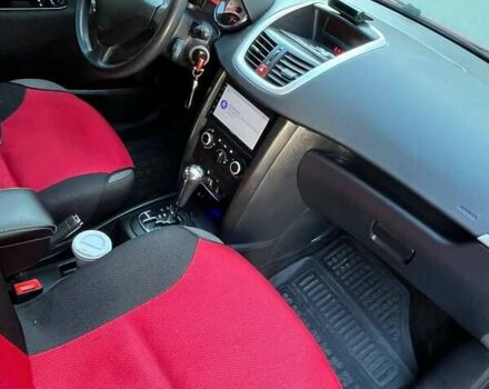 Пежо 207 2008 в Новояворовск на Automoto.ua Красный Пежо 207, объемом двигателя 1.6 л и пробегом 204 тыс. км за 5599 $, фото 26 на Automoto.ua