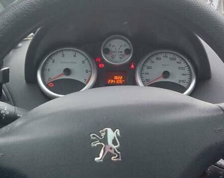 Червоний Пежо 207, об'ємом двигуна 1.4 л та пробігом 230 тис. км за 4500 $, фото 3 на Automoto.ua