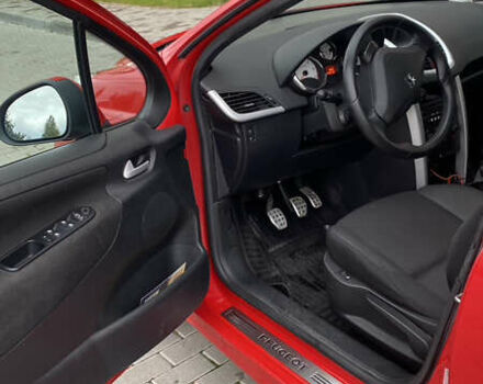 Красный Пежо 207, объемом двигателя 1.56 л и пробегом 265 тыс. км за 5500 $, фото 5 на Automoto.ua