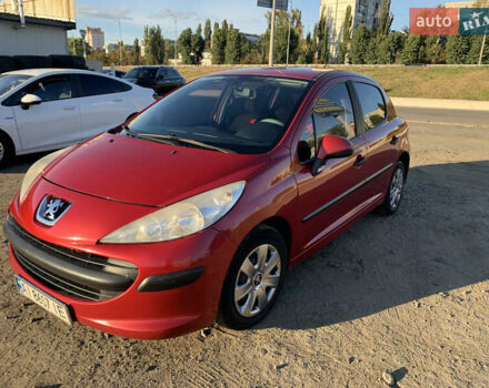 Красный Пежо 207, объемом двигателя 1.36 л и пробегом 202 тыс. км за 3700 $, фото 1 на Automoto.ua