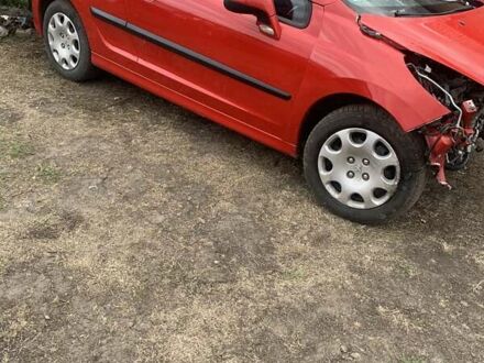 Пежо 207 2007 в Карловке на Automoto.ua Красный Пежо 207, объемом двигателя 1.6 л и пробегом 125 тыс. км за 1650 $, фото 1 на Automoto.ua