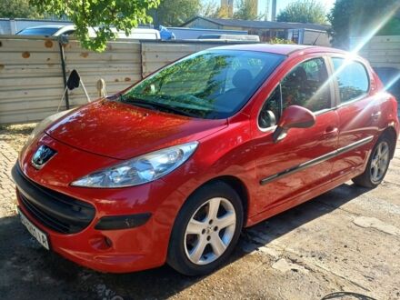 Пежо 207 2008 в Киеве на Automoto.ua Красный Пежо 207, объемом двигателя 1.6 л и пробегом 137 тыс. км за 6000 $, фото 1 на Automoto.ua