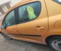 Желтый Пежо 207, объемом двигателя 1.6 л и пробегом 167 тыс. км за 4600 $, фото 2 на Automoto.ua