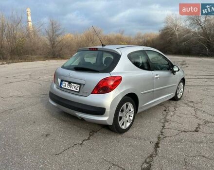 Сірий Пежо 207, об'ємом двигуна 1.6 л та пробігом 140 тис. км за 4000 $, фото 1 на Automoto.ua