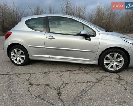 Сірий Пежо 207, об'ємом двигуна 1.6 л та пробігом 140 тис. км за 4000 $, фото 11 на Automoto.ua