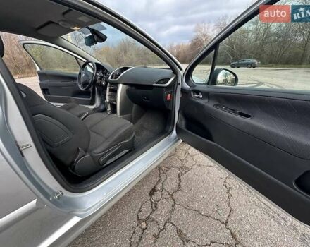 Сірий Пежо 207, об'ємом двигуна 1.6 л та пробігом 140 тис. км за 4000 $, фото 18 на Automoto.ua