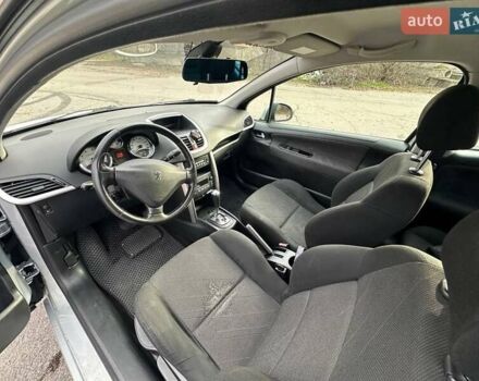 Сірий Пежо 207, об'ємом двигуна 1.6 л та пробігом 140 тис. км за 4000 $, фото 17 на Automoto.ua