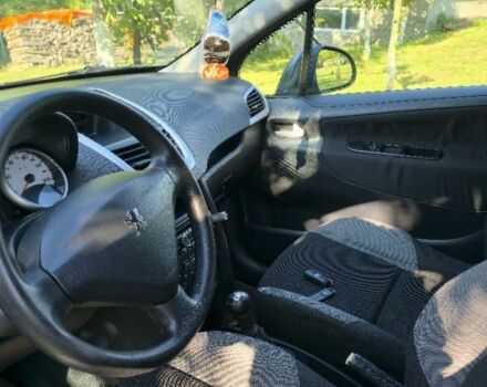 Серый Пежо 207, объемом двигателя 1.6 л и пробегом 196 тыс. км за 4400 $, фото 1 на Automoto.ua