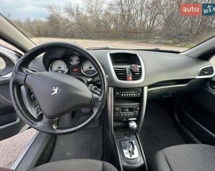 Сірий Пежо 207, об'ємом двигуна 1.6 л та пробігом 140 тис. км за 4000 $, фото 14 на Automoto.ua