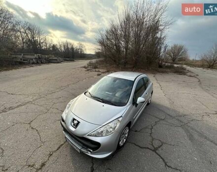 Сірий Пежо 207, об'ємом двигуна 1.6 л та пробігом 140 тис. км за 4000 $, фото 5 на Automoto.ua