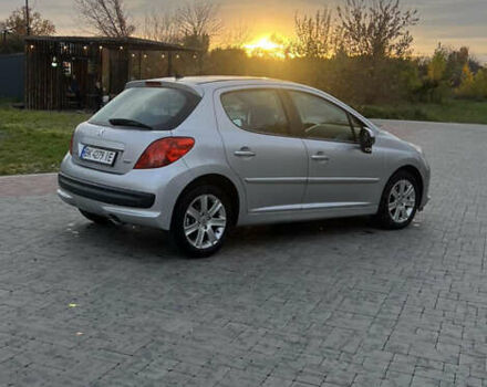 Серый Пежо 207, объемом двигателя 1.6 л и пробегом 228 тыс. км за 4300 $, фото 4 на Automoto.ua