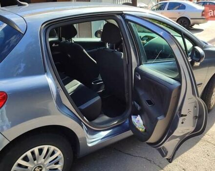 Серый Пежо 207, объемом двигателя 1.4 л и пробегом 166 тыс. км за 5400 $, фото 25 на Automoto.ua