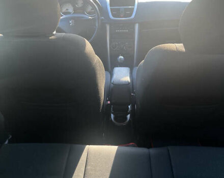 Сірий Пежо 207, об'ємом двигуна 1.6 л та пробігом 227 тис. км за 4800 $, фото 13 на Automoto.ua