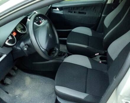 Сірий Пежо 207, об'ємом двигуна 1.4 л та пробігом 242 тис. км за 4500 $, фото 3 на Automoto.ua
