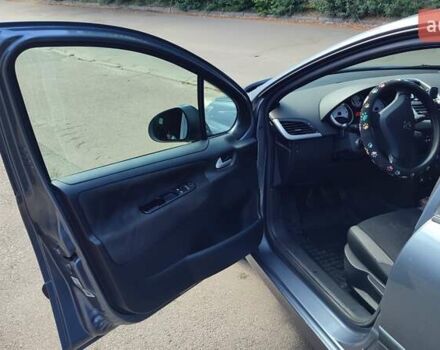 Серый Пежо 207, объемом двигателя 1.4 л и пробегом 166 тыс. км за 5400 $, фото 20 на Automoto.ua