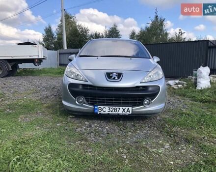Серый Пежо 207, объемом двигателя 1.36 л и пробегом 170 тыс. км за 6000 $, фото 4 на Automoto.ua