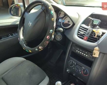 Серый Пежо 207, объемом двигателя 1.4 л и пробегом 166 тыс. км за 5400 $, фото 11 на Automoto.ua