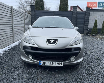 Серый Пежо 207, объемом двигателя 1.4 л и пробегом 200 тыс. км за 4199 $, фото 1 на Automoto.ua