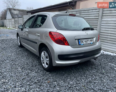 Серый Пежо 207, объемом двигателя 1.4 л и пробегом 200 тыс. км за 4199 $, фото 3 на Automoto.ua