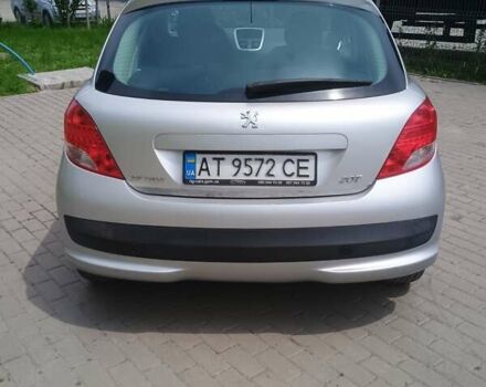 Серый Пежо 207, объемом двигателя 1.4 л и пробегом 248 тыс. км за 4100 $, фото 5 на Automoto.ua