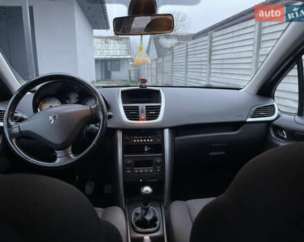 Серый Пежо 207, объемом двигателя 1.4 л и пробегом 200 тыс. км за 4199 $, фото 8 на Automoto.ua