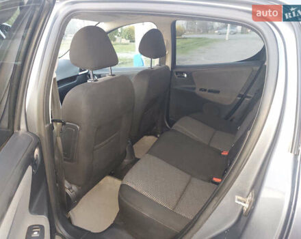 Серый Пежо 207, объемом двигателя 1.6 л и пробегом 207 тыс. км за 5300 $, фото 4 на Automoto.ua