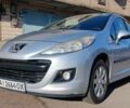 Серый Пежо 207, объемом двигателя 1.36 л и пробегом 187 тыс. км за 5600 $, фото 1 на Automoto.ua
