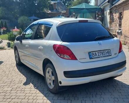 Сірий Пежо 207, об'ємом двигуна 1.36 л та пробігом 113 тис. км за 6000 $, фото 1 на Automoto.ua
