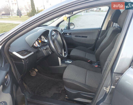 Серый Пежо 207, объемом двигателя 1.6 л и пробегом 207 тыс. км за 5300 $, фото 3 на Automoto.ua