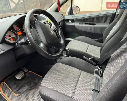 Сірий Пежо 207, об'ємом двигуна 1.36 л та пробігом 163 тис. км за 6000 $, фото 1 на Automoto.ua
