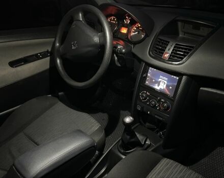 Серый Пежо 207, объемом двигателя 1.4 л и пробегом 210 тыс. км за 5000 $, фото 5 на Automoto.ua