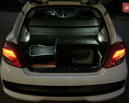 Серый Пежо 207, объемом двигателя 1.4 л и пробегом 210 тыс. км за 5000 $, фото 11 на Automoto.ua