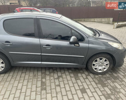 Серый Пежо 207, объемом двигателя 1.36 л и пробегом 213 тыс. км за 4500 $, фото 2 на Automoto.ua
