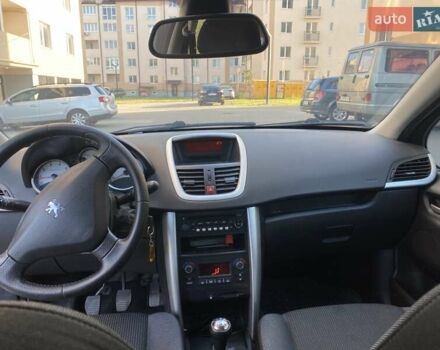 Сірий Пежо 207, об'ємом двигуна 1.36 л та пробігом 199 тис. км за 3800 $, фото 5 на Automoto.ua