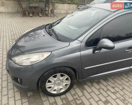 Серый Пежо 207, объемом двигателя 1.36 л и пробегом 213 тыс. км за 4500 $, фото 4 на Automoto.ua