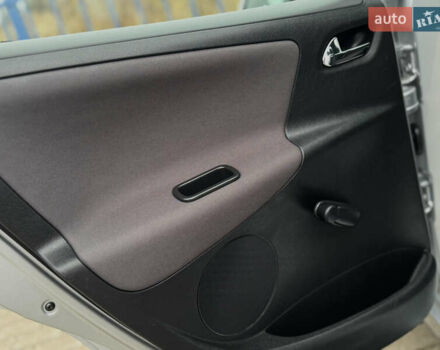 Серый Пежо 207, объемом двигателя 1.6 л и пробегом 119 тыс. км за 6500 $, фото 77 на Automoto.ua