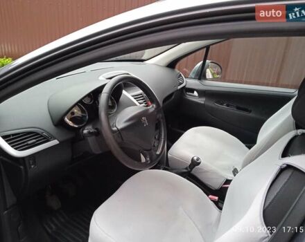 Серый Пежо 207, объемом двигателя 1.36 л и пробегом 150 тыс. км за 5100 $, фото 8 на Automoto.ua