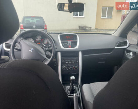 Серый Пежо 207, объемом двигателя 1.36 л и пробегом 213 тыс. км за 4500 $, фото 6 на Automoto.ua