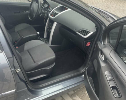 Серый Пежо 207, объемом двигателя 1.36 л и пробегом 213 тыс. км за 4500 $, фото 12 на Automoto.ua