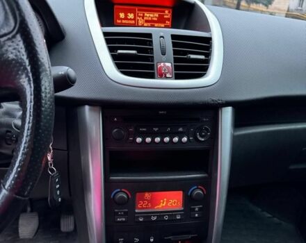 Сірий Пежо 207, об'ємом двигуна 1.4 л та пробігом 230 тис. км за 3950 $, фото 6 на Automoto.ua