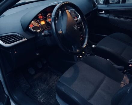 Серый Пежо 207, объемом двигателя 1.6 л и пробегом 217 тыс. км за 4900 $, фото 6 на Automoto.ua