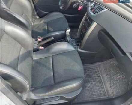 Серый Пежо 207, объемом двигателя 1.4 л и пробегом 200 тыс. км за 4500 $, фото 1 на Automoto.ua