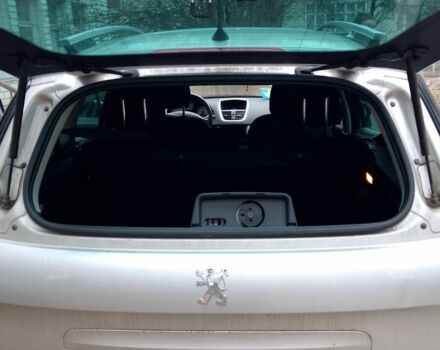 Серый Пежо 207, объемом двигателя 1.6 л и пробегом 207 тыс. км за 3800 $, фото 4 на Automoto.ua